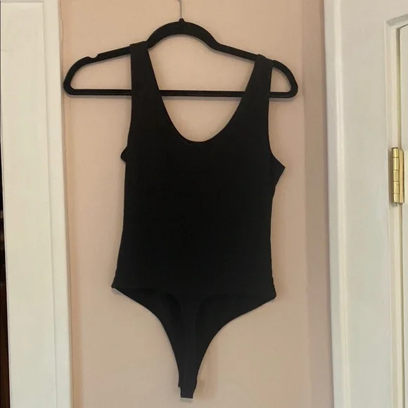 NORDSTROM / BLACK SLEEVELESS SCOOP NECK Women's Bodysuit - Picture 4 of 5